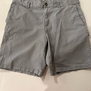 Old Navy Men's Light Gray Flat Front Shorts